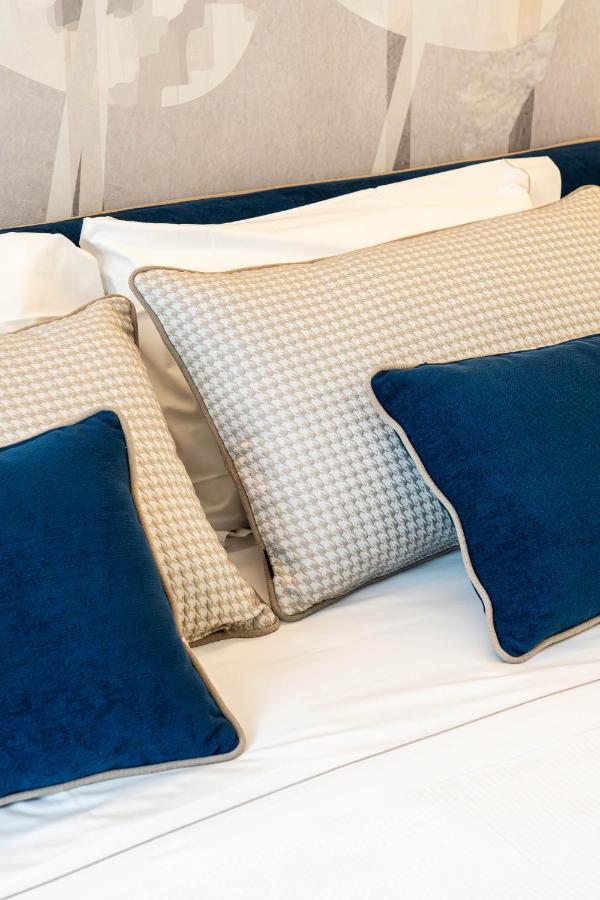 Ferienwohnung Donna Giacinta Blu Luxury Flat Bari Exterior foto